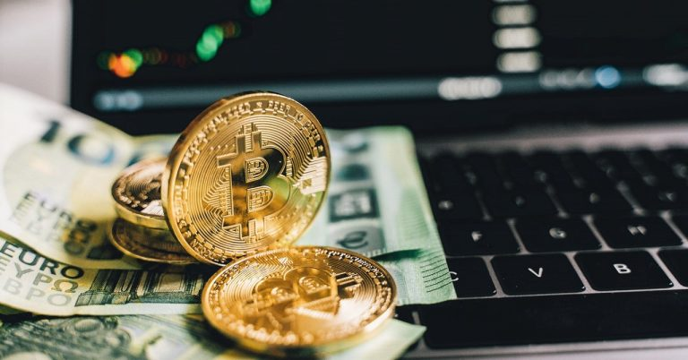 How to Use Top Crypto Portfolio Tools for Effective Risk Management